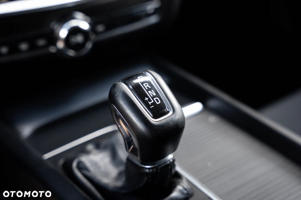 Volvo V60 D3 Geartronic Momentum - 25