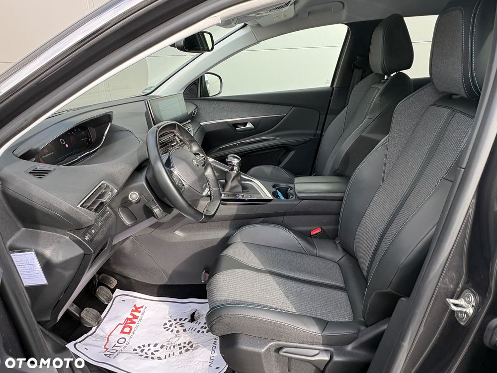 Peugeot 3008 PureTech 130 Stop & Start GPF EAT8 Allure - 17