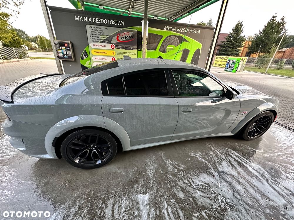 Dodge Charger 6.4 Scat Pack Widebody - 4