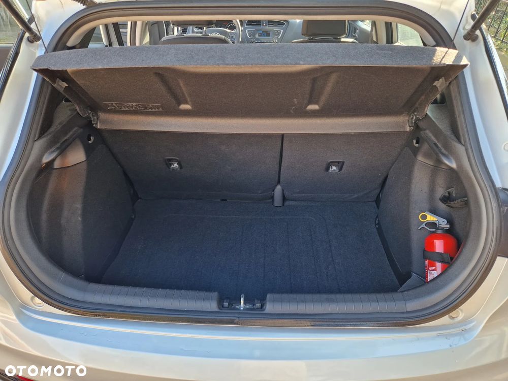 Hyundai i20 1.2 Comfort - 11