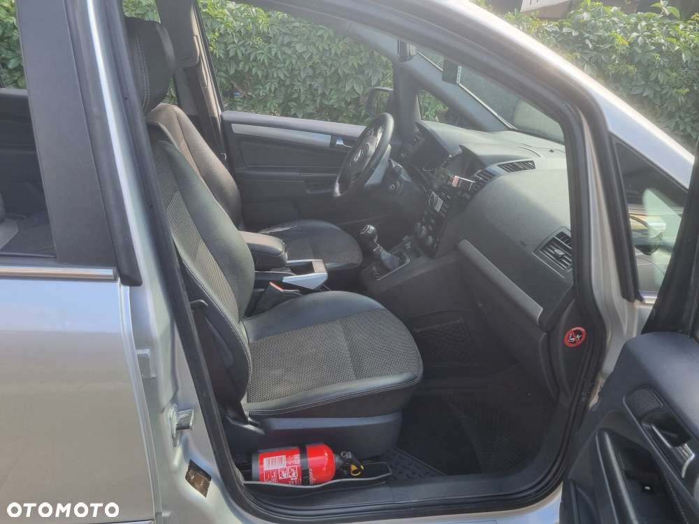 Opel Zafira 1.8 Cosmo - 7