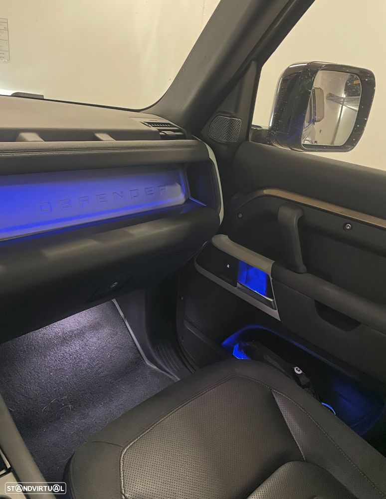Land Rover Defender 2.0 D 110 AWD HSE - 24