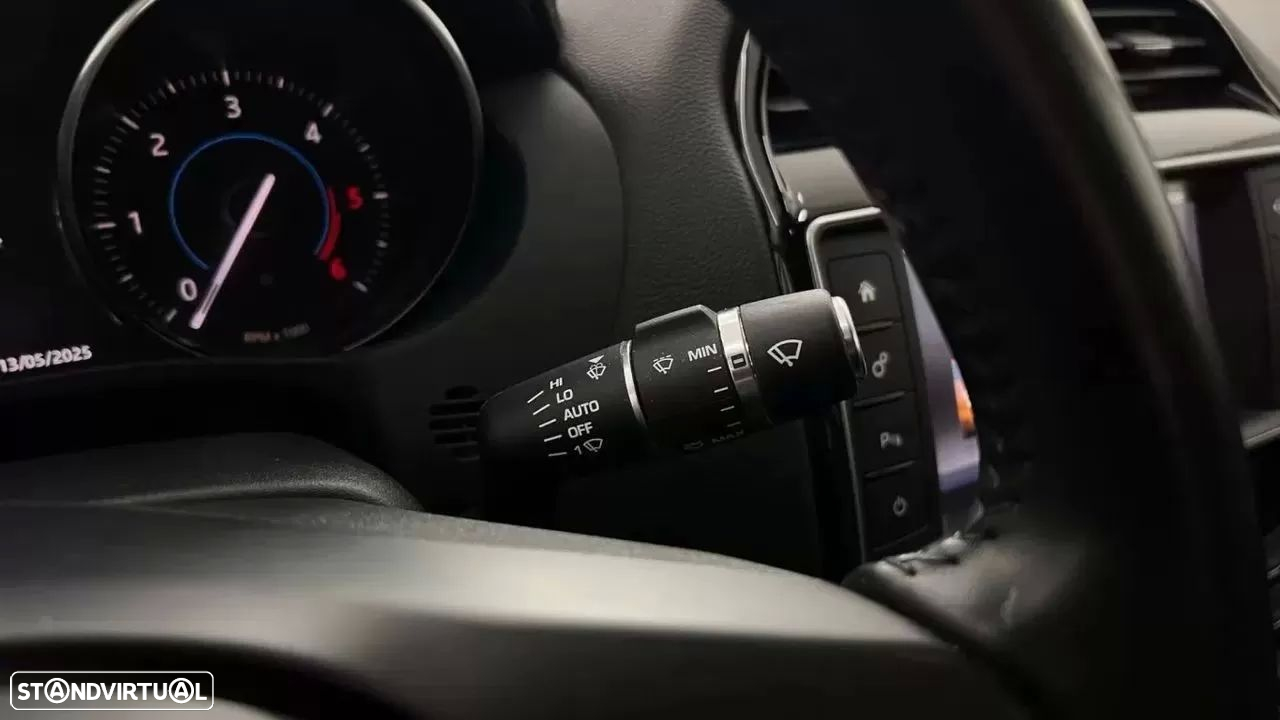 Jaguar XE E-Performance Prestige - 28