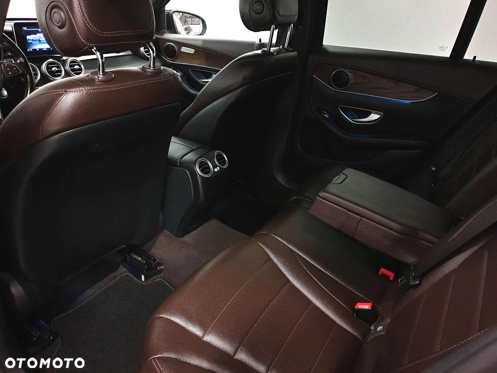 Mercedes-Benz GLC 220 d 4Matic 9G-TRONIC AMG Line - 34