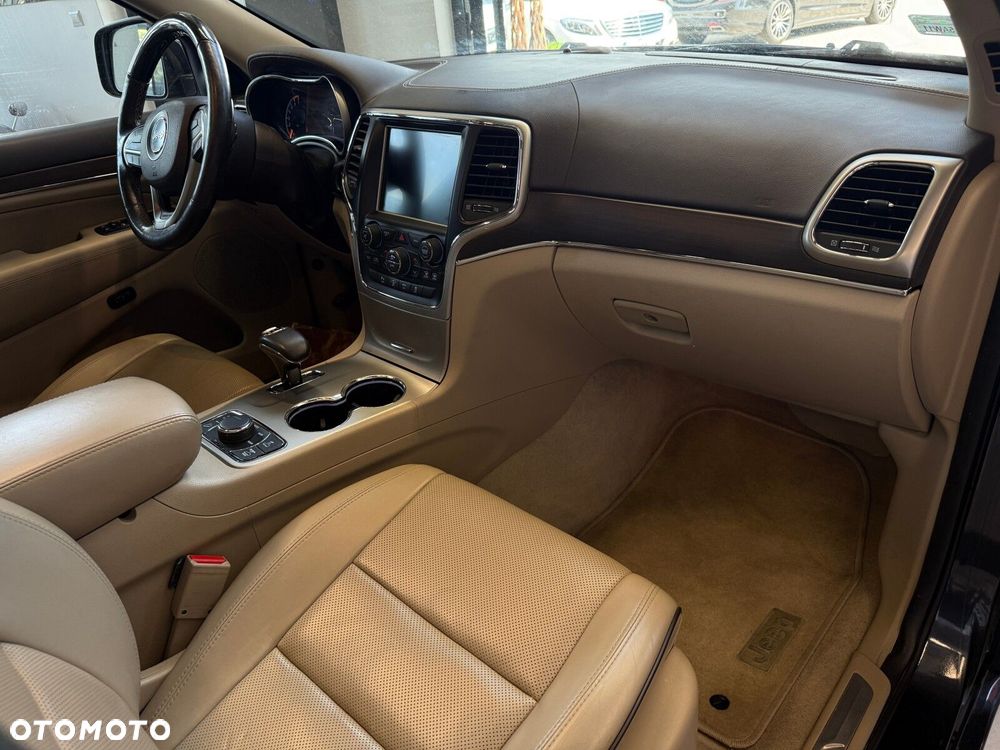 Jeep Grand Cherokee - 19