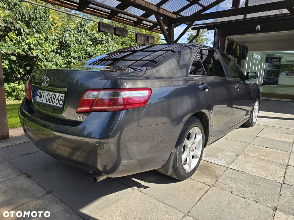 Toyota Camry - 12