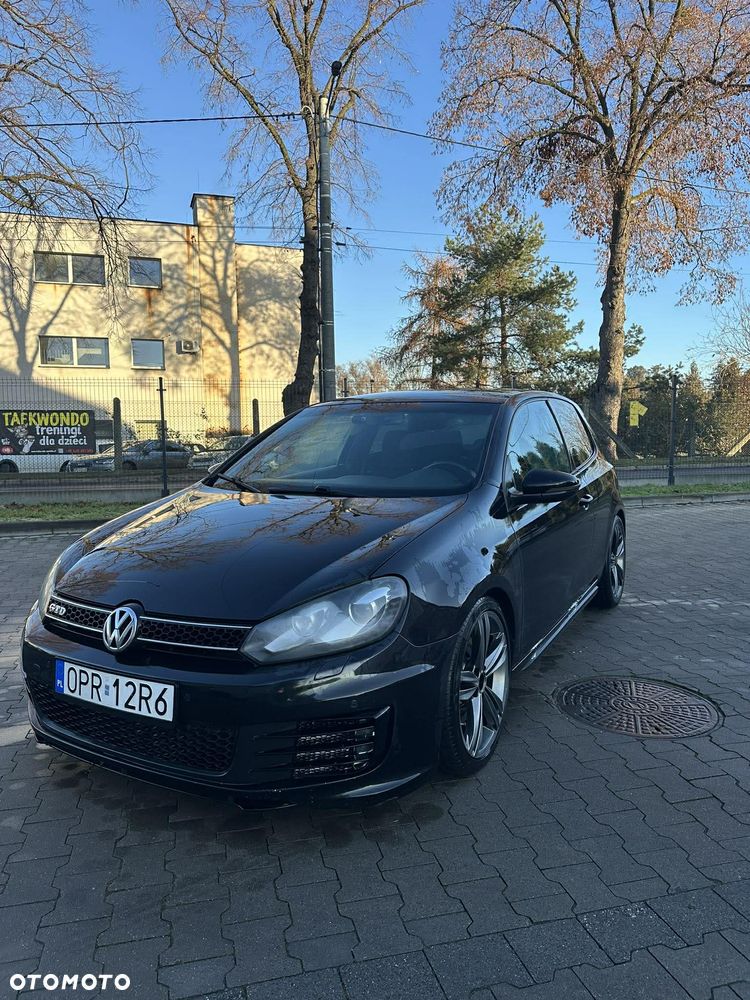 Volkswagen Golf - 6