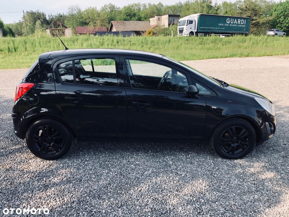 Opel Corsa 1.2 16V Cosmo - 12
