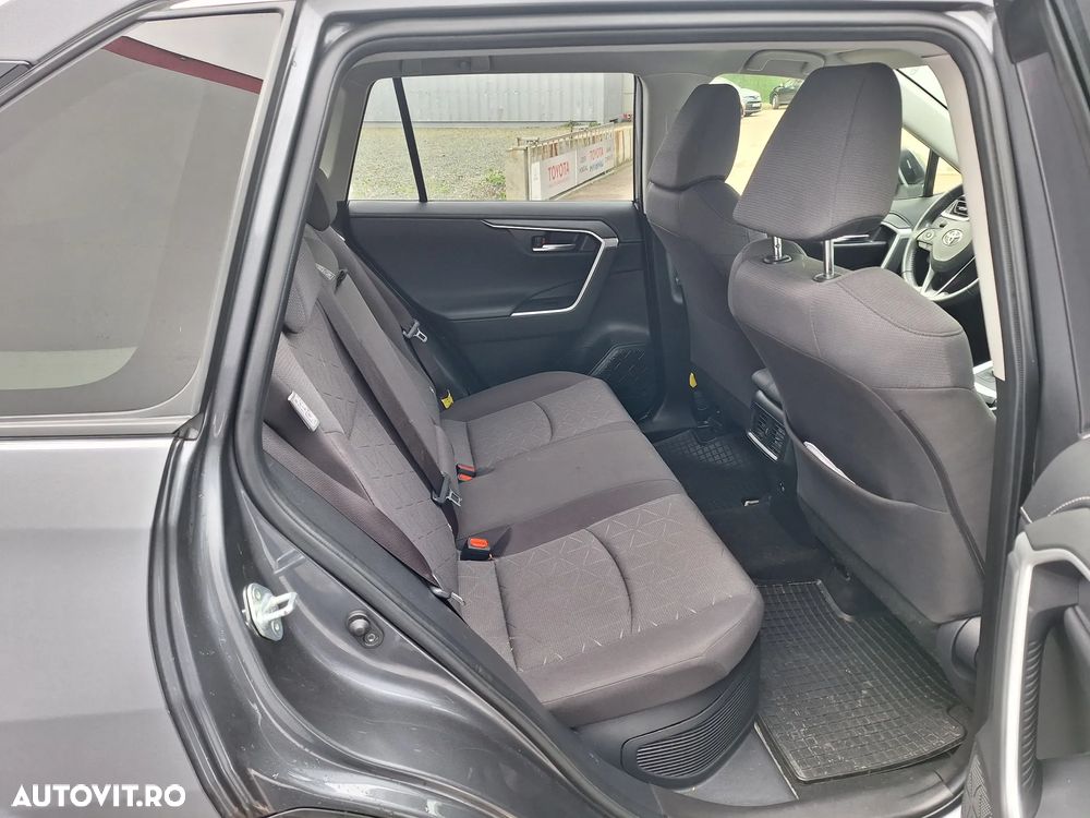 Toyota RAV4 - 9
