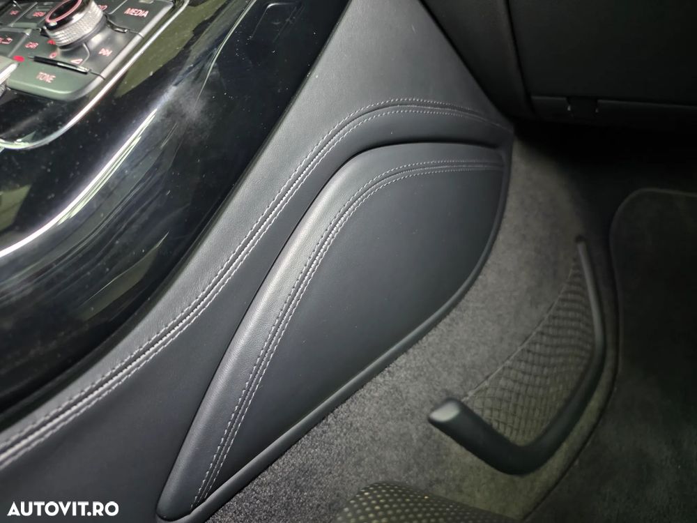Audi A8 4.2 TDI DPF (clean diesel) quattro tiptronic Lang - 30