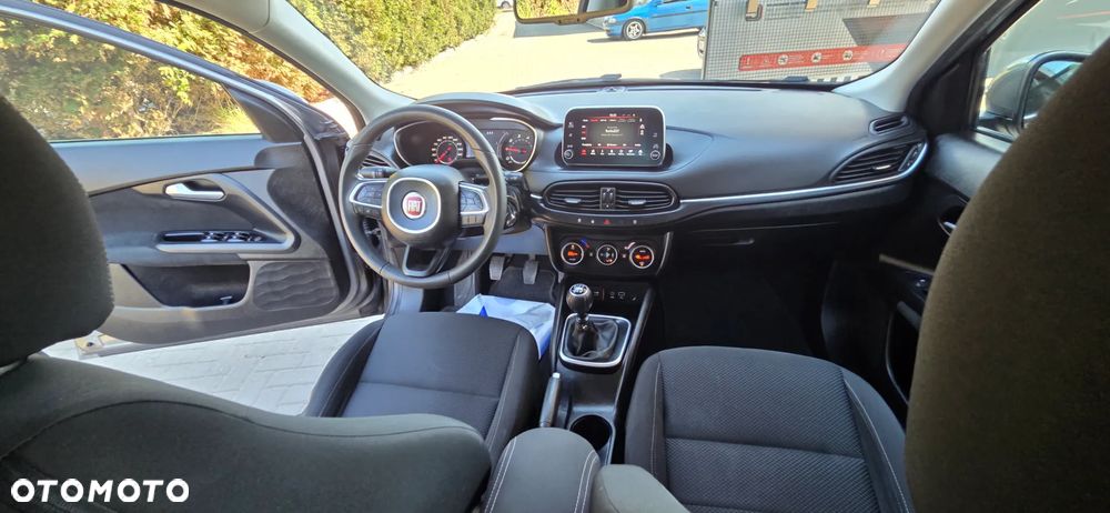 Fiat Tipo 1.4 T-Jet Lounge - 36
