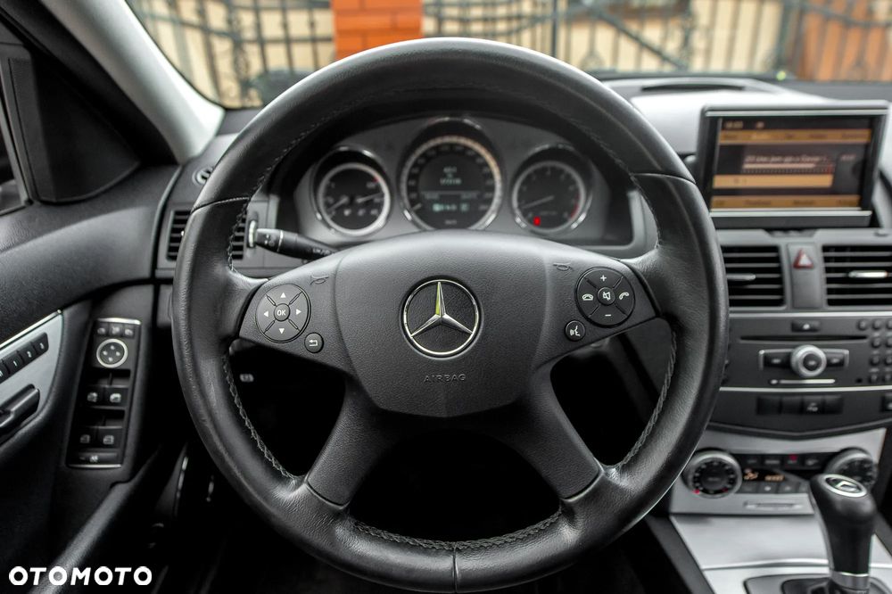 Mercedes-Benz Klasa C 250 CGI Automatik BlueEFFICIENCY Avantgarde - 20