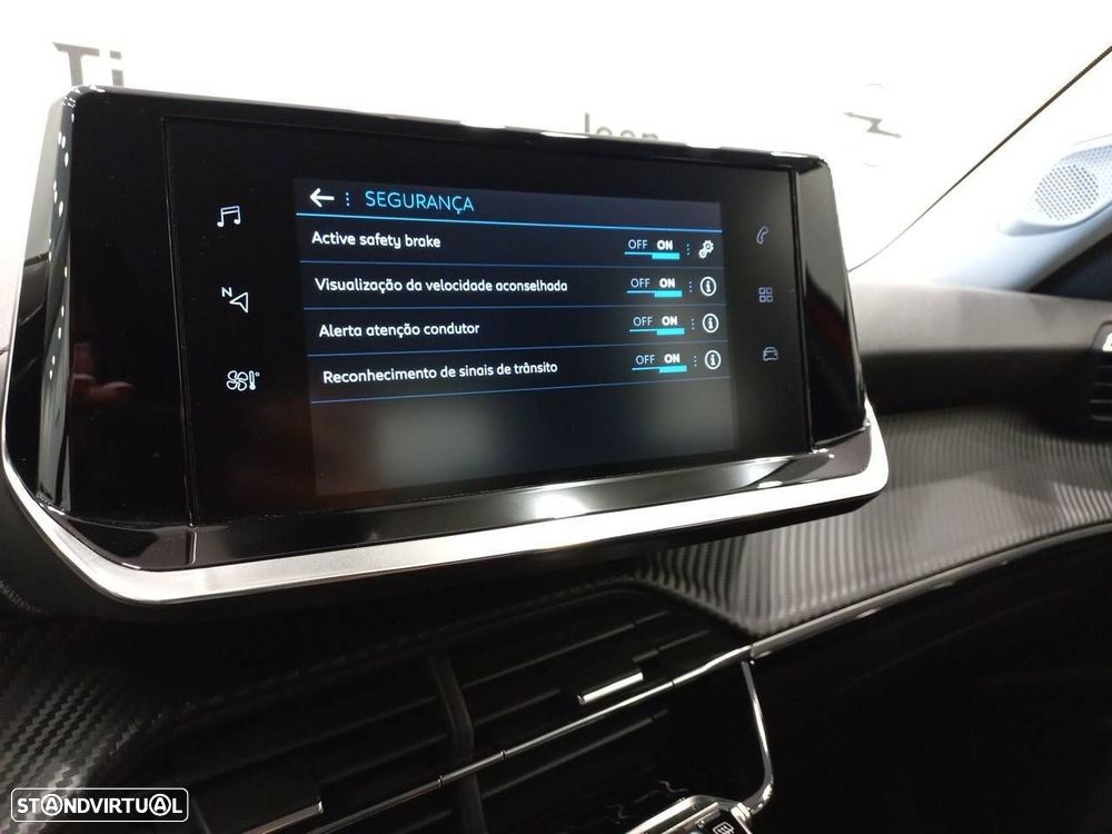 Peugeot 2008 1.2 PureTech Active Pack - 20