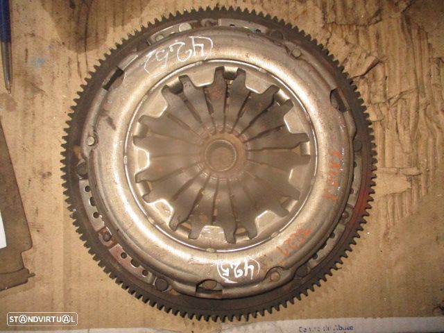 Embraiagem 699548 SKODA FABIA 2 2007 1.4I 85CV 5P AMARELO VALEO/198MM MONOMASSA SKODA FABIA 1 COMBI 6Y FASE 1 2003 1.2I 65CV 5P CINZA VALEO/198MM MONOMASSA - 2