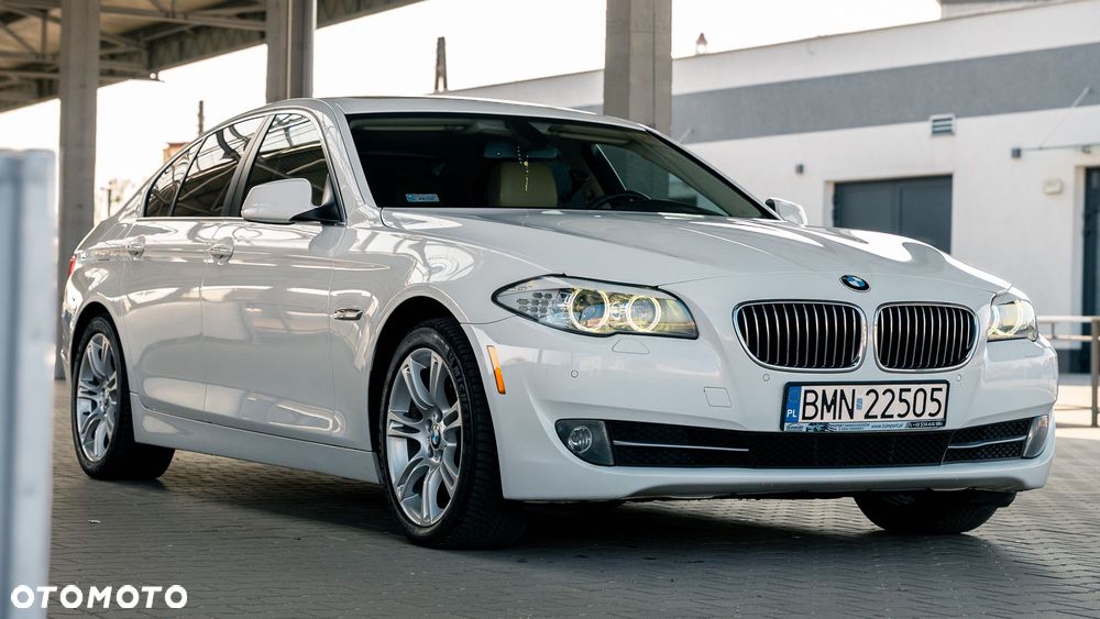 BMW Seria 5 528i - 3