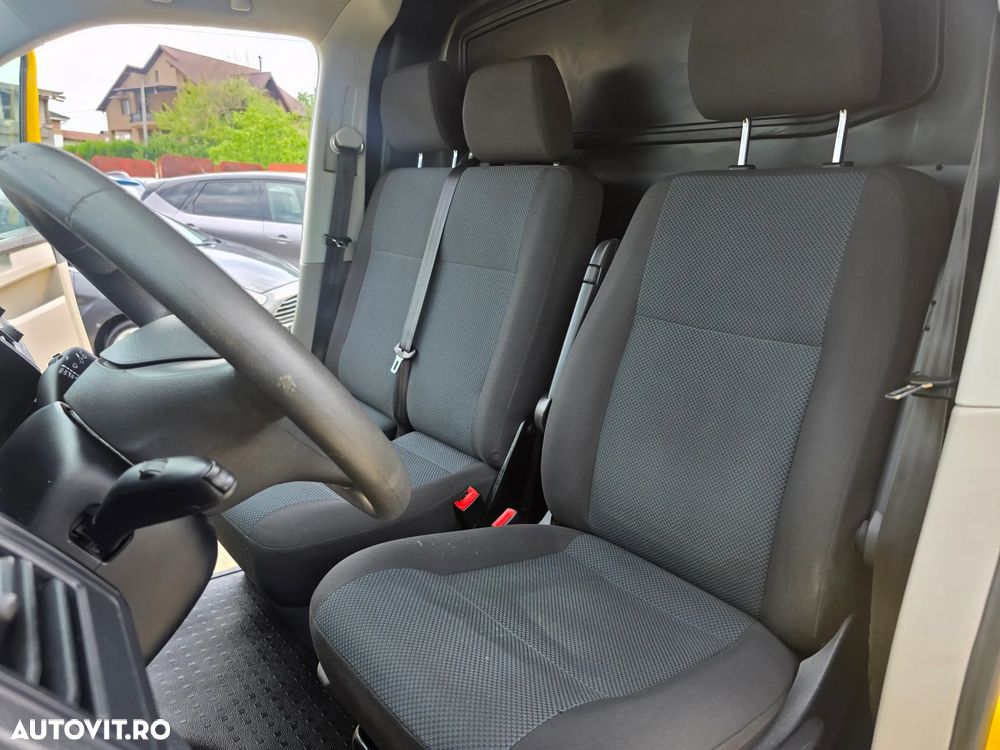 Volkswagen Transporter - 9