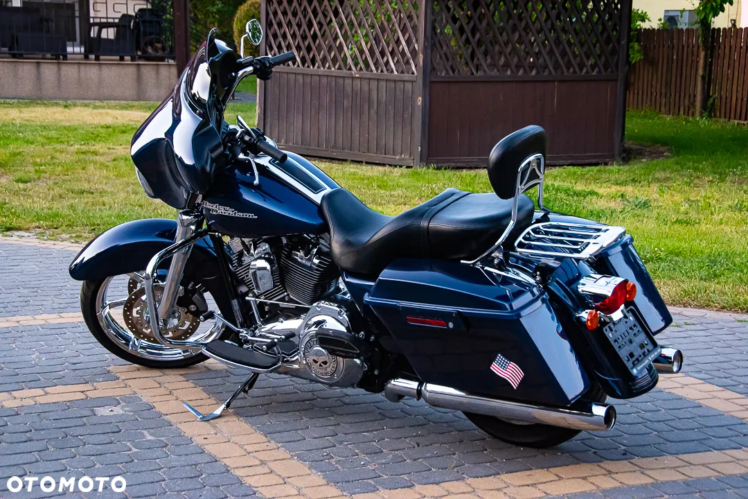 Harley-Davidson FLH Electra Glide - 30