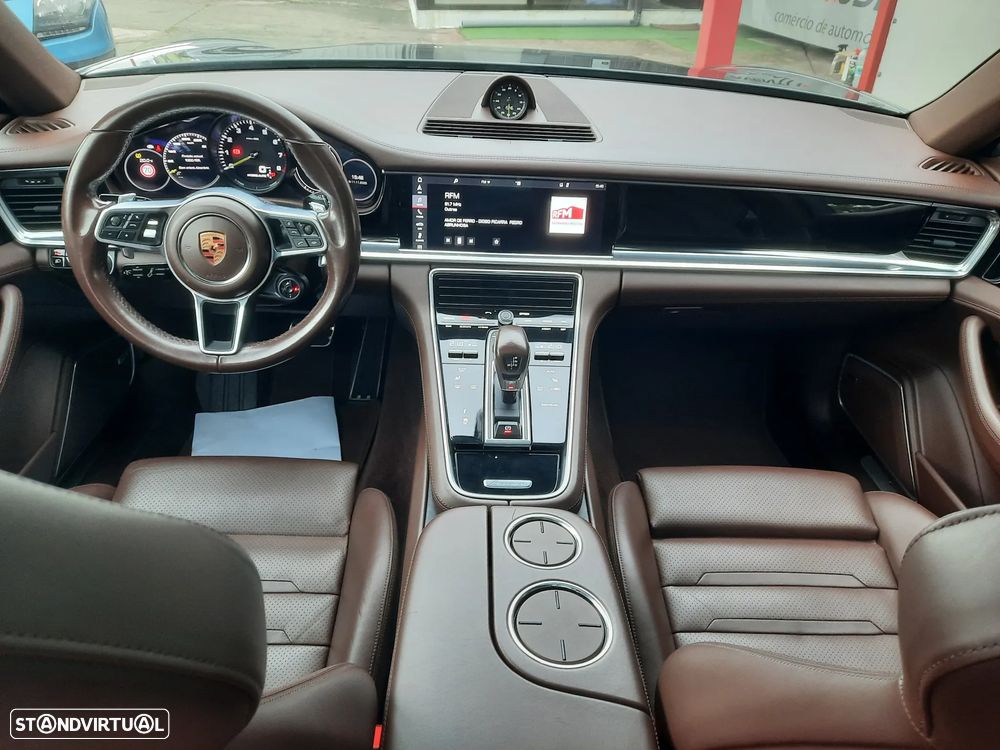 Porsche Panamera 4 E-Hybrid - 39