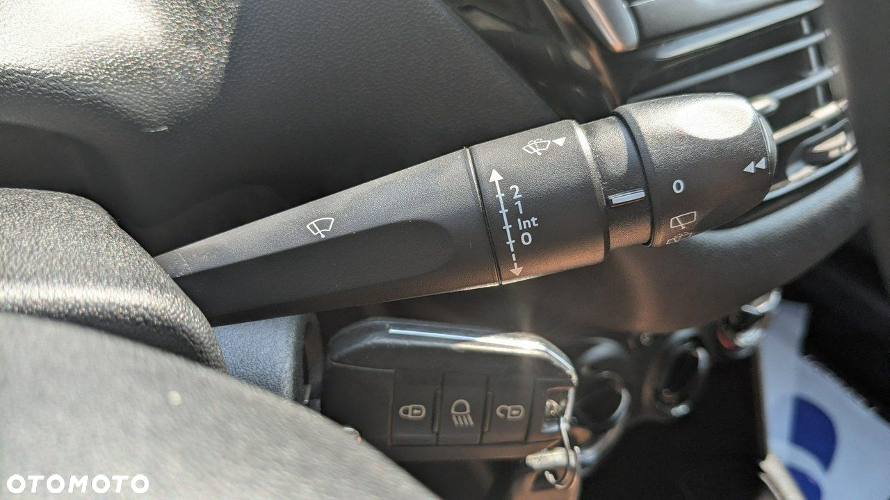 Peugeot 208 - 26