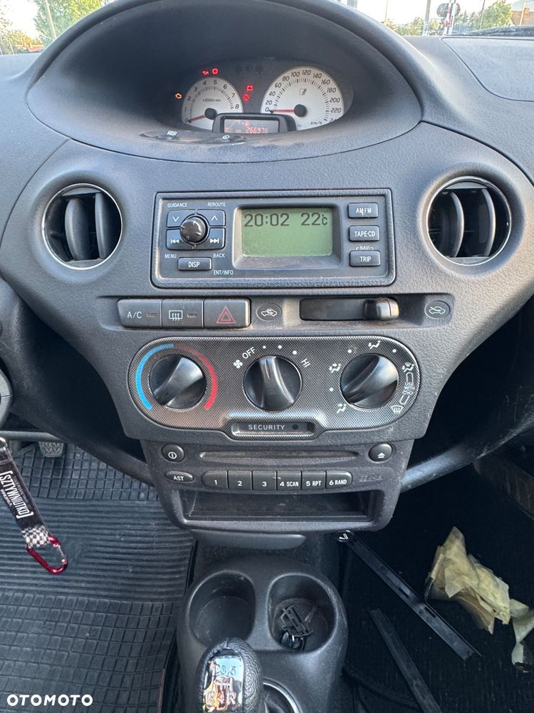 Toyota Yaris - 9