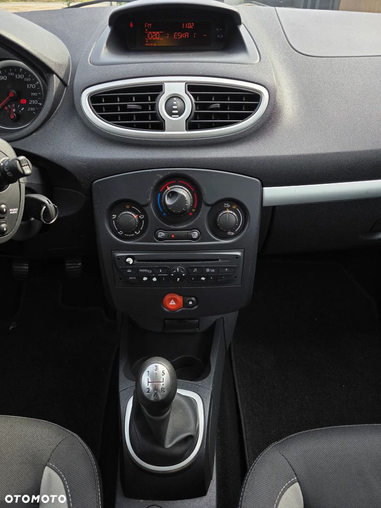Renault Clio 1.2 16V Dynamique - 12