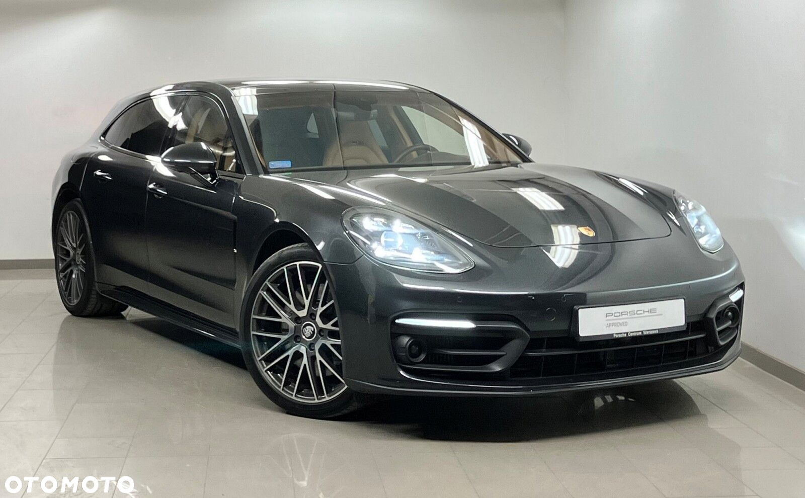 Porsche Panamera - 4
