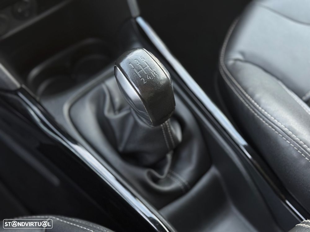 Peugeot 2008 1.2 PureTech Allure - 20