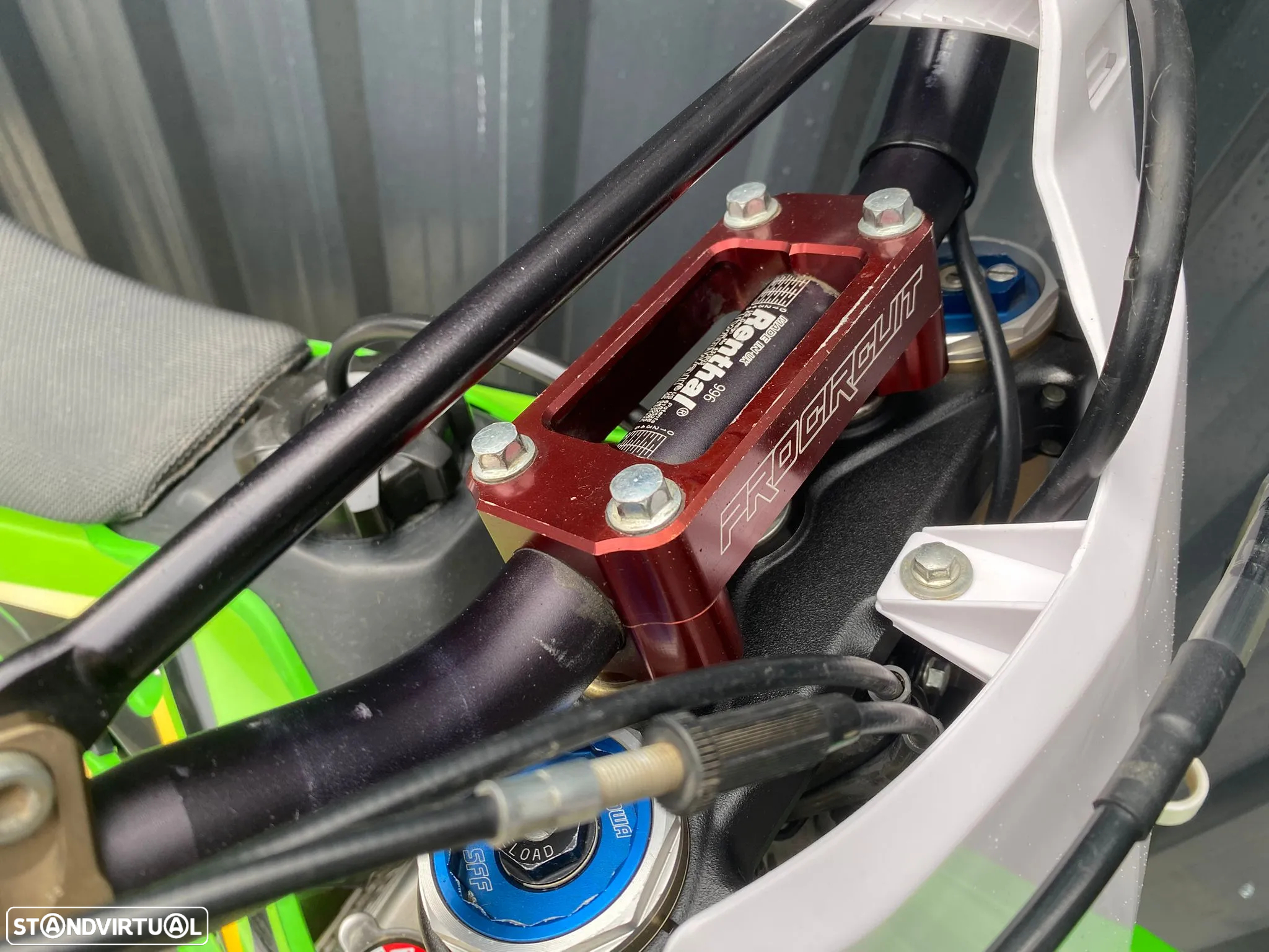 Kawasaki KXF 250 - 6