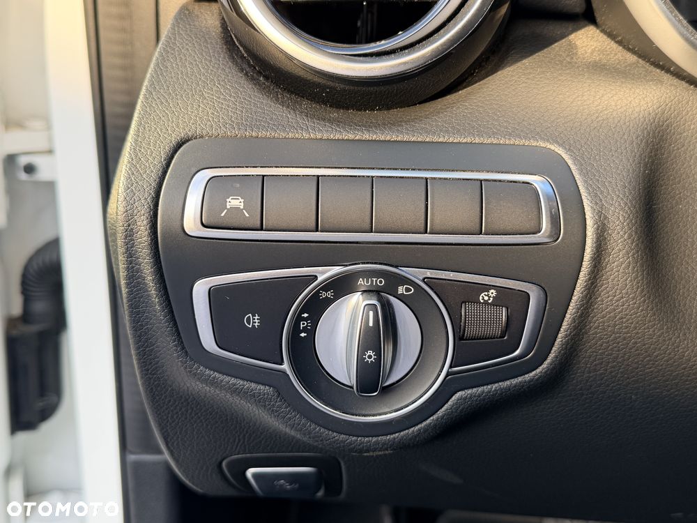 Mercedes-Benz Klasa C 300 e 9G-TRONIC - 14