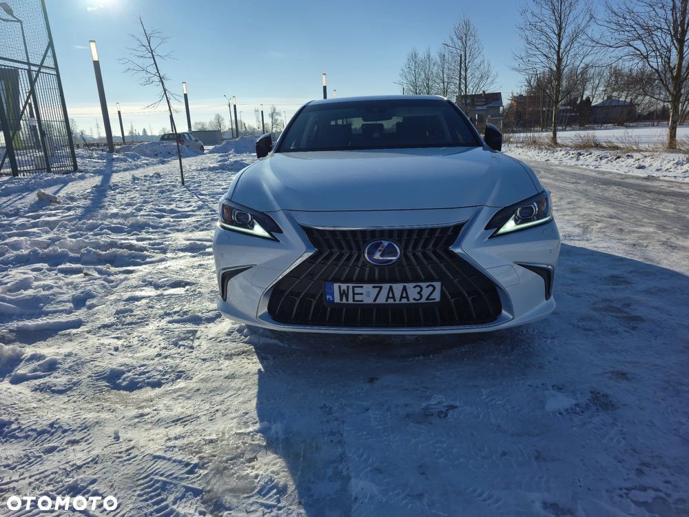 Lexus ES 300h Business Edition + - 3