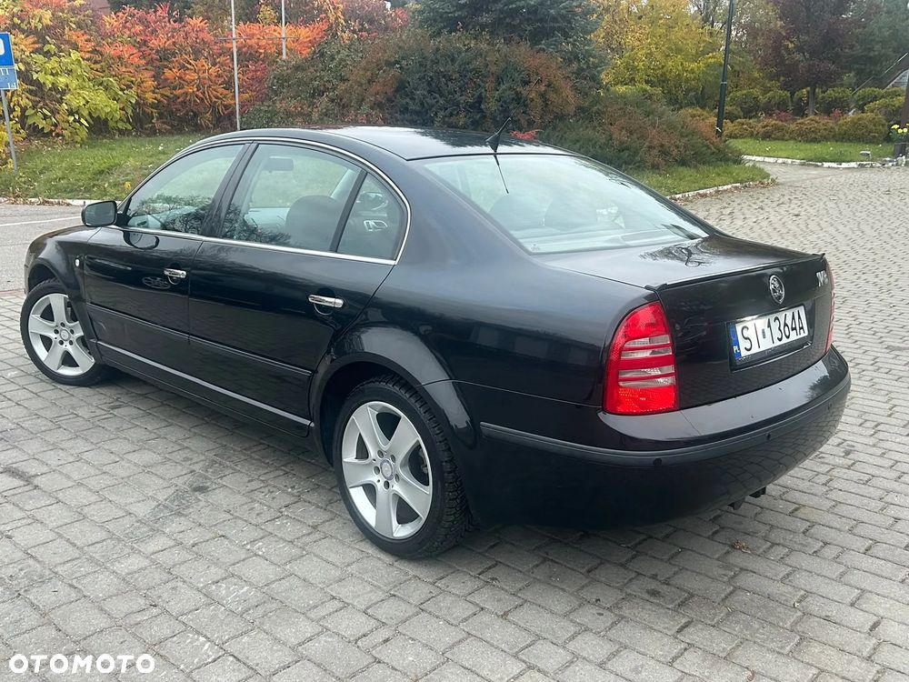 Skoda Superb 2002 photo 2