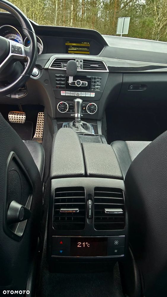 Mercedes-Benz Klasa C 250 CDI DPF 4Matic (BlueEFFICIENCY) 7G-TRONIC Avantgarde - 15