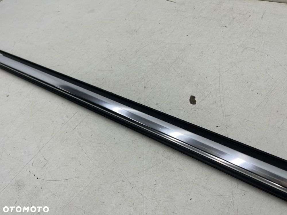 Listwa Audi Q5 8R 08-16r. NOWA lewa przednia zgarniająca uszczelka zewnętrzna szyby drzwi CHROM - 4