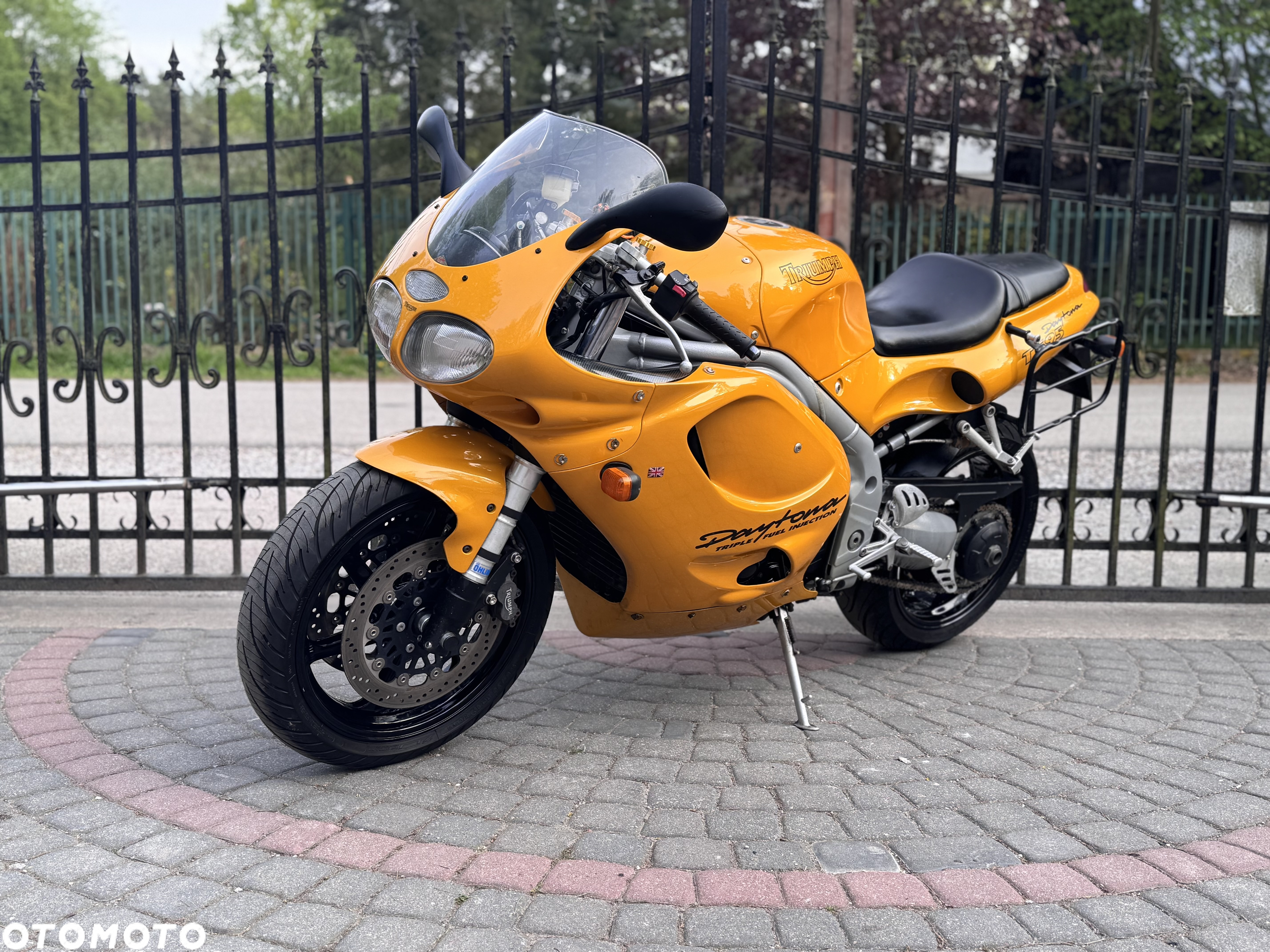 Triumph Daytona - 5