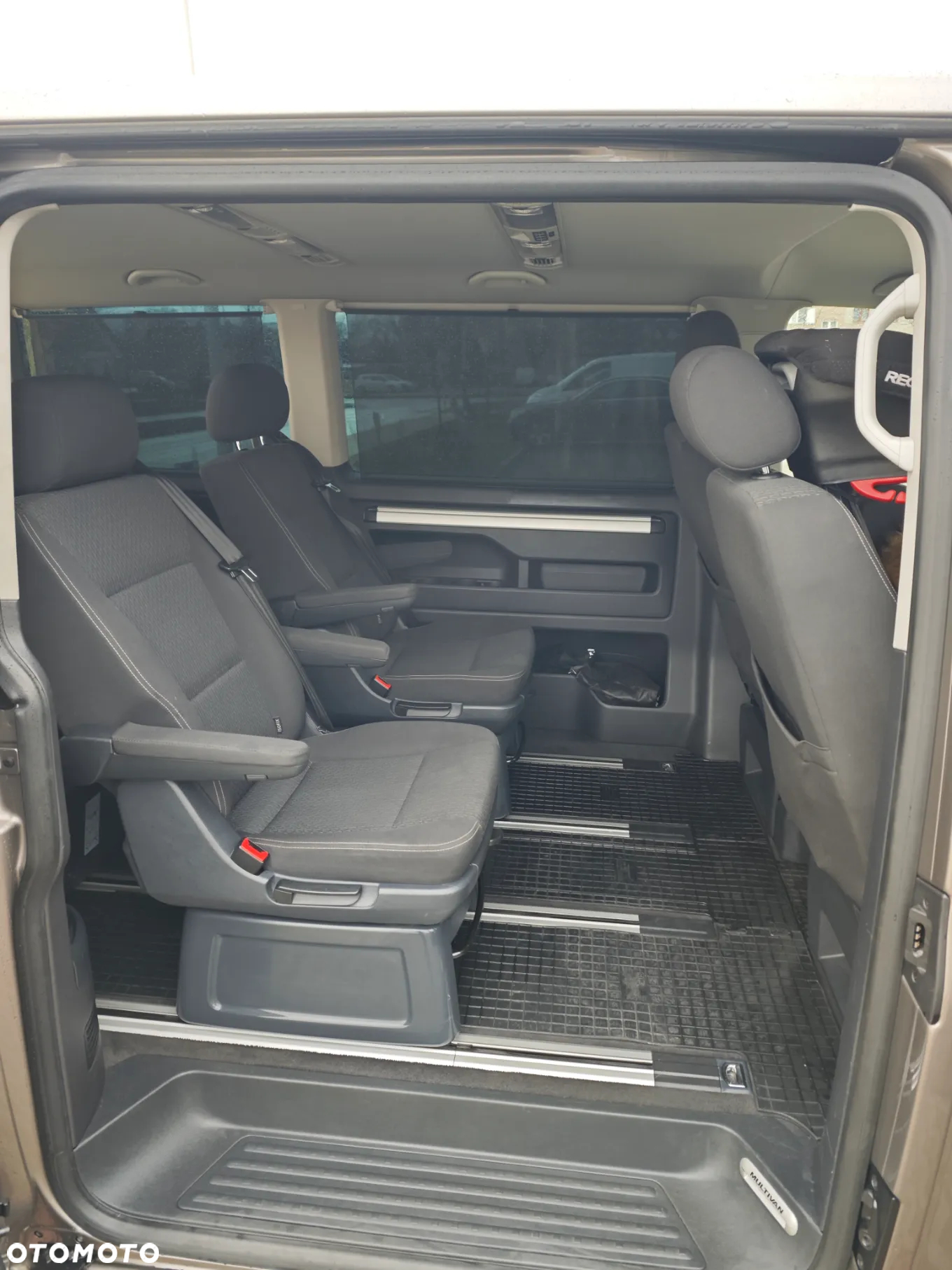 Volkswagen Multivan - 16