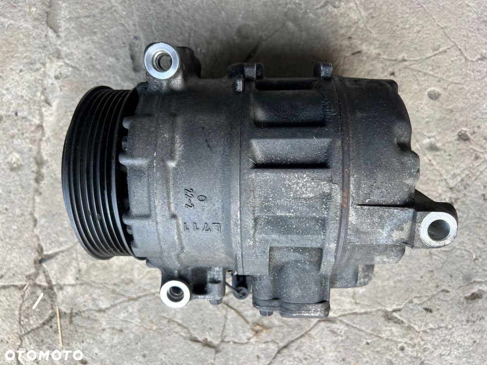 Sprężarka klimatyzacji kompresor DENSO 7SEU17C 2.7cdi 2.2cdi - 4