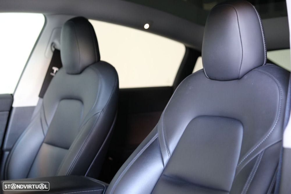 Tesla Model Y Long-Range RWD - 15