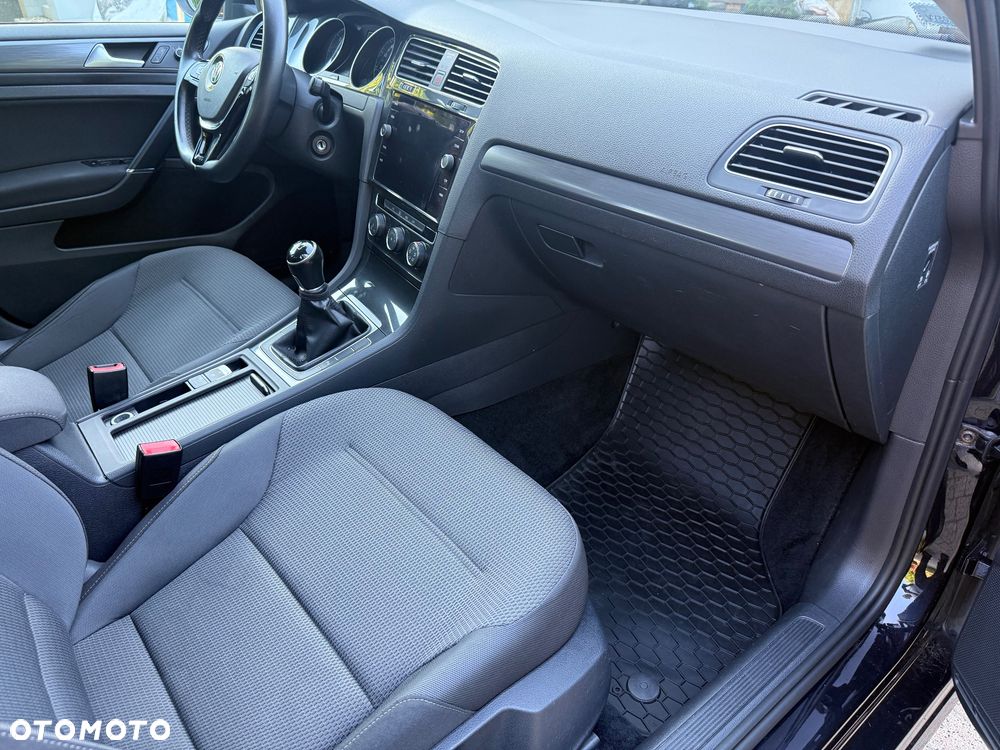 Volkswagen Golf 1.6 TDI BMT Comfortline - 21