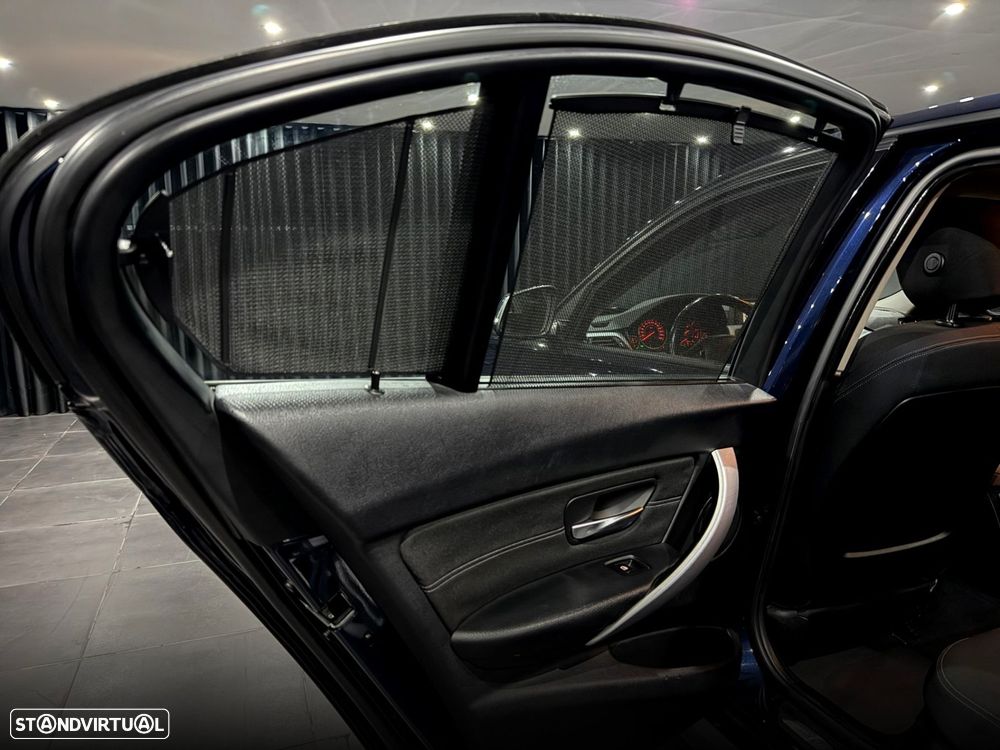 BMW 320 d Line Sport - 29