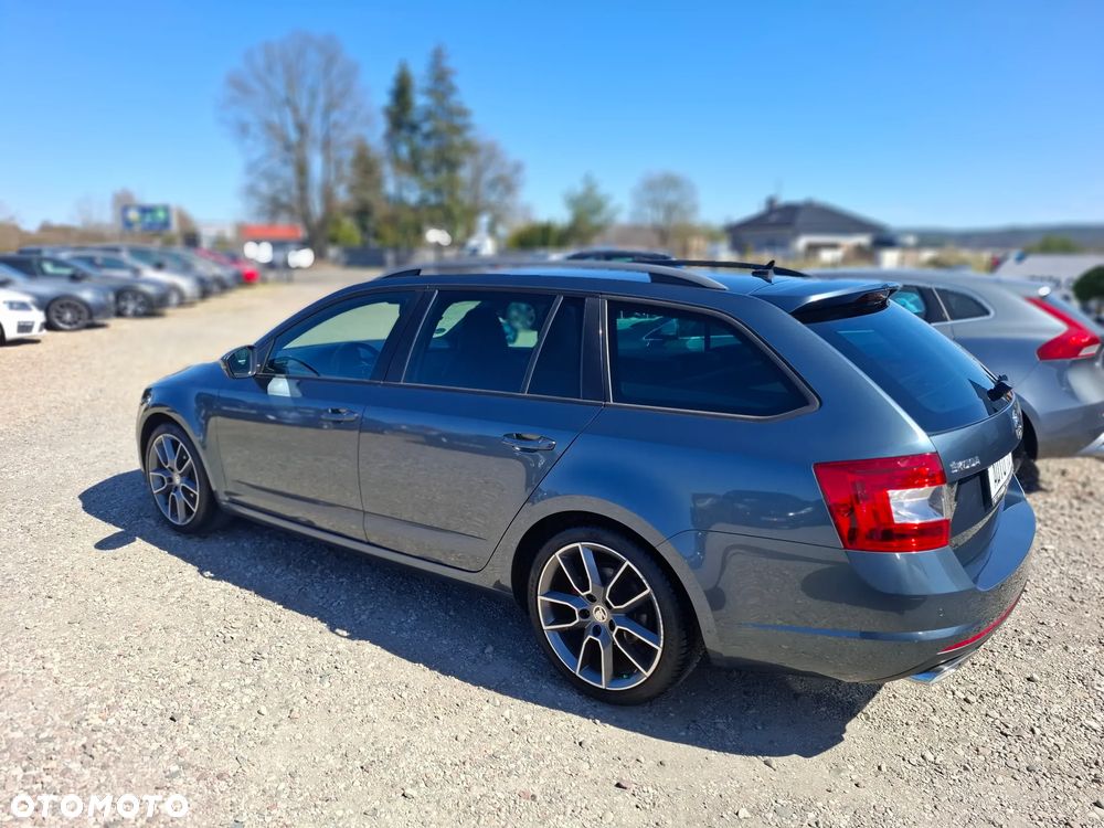 Skoda Octavia 2.0 TDI DSG RS - 11