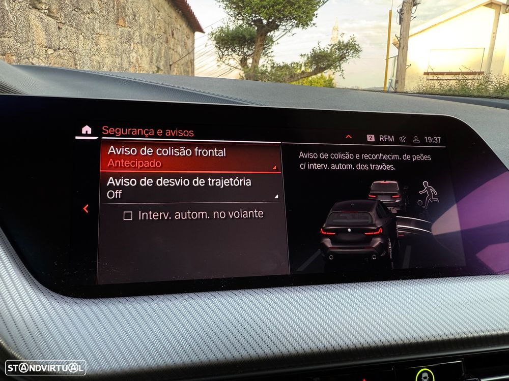 BMW 116 d Pack Desportivo M Auto - 32