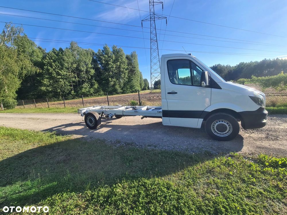 Mercedes-Benz Sprinter - 2