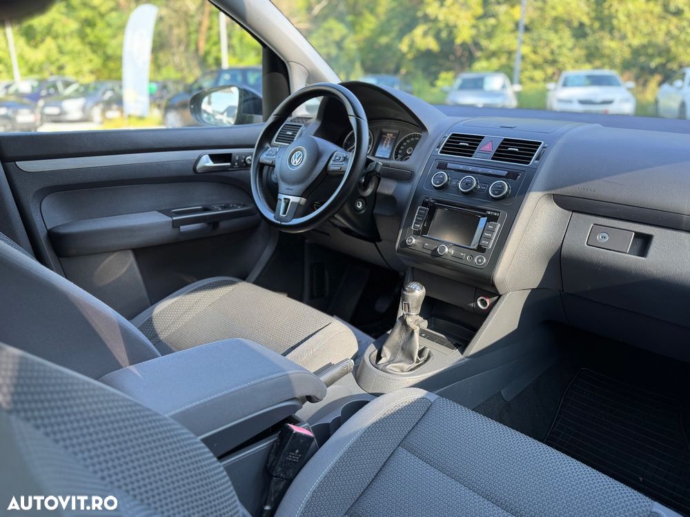 Volkswagen Touran - 5