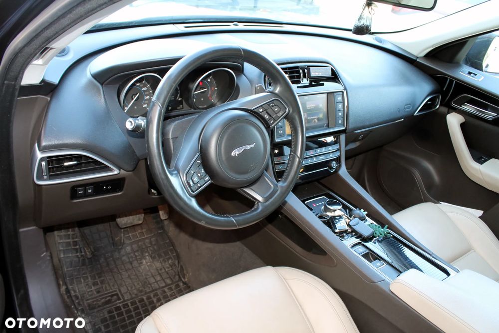 Jaguar F-Pace 20d AWD Prestige - 10