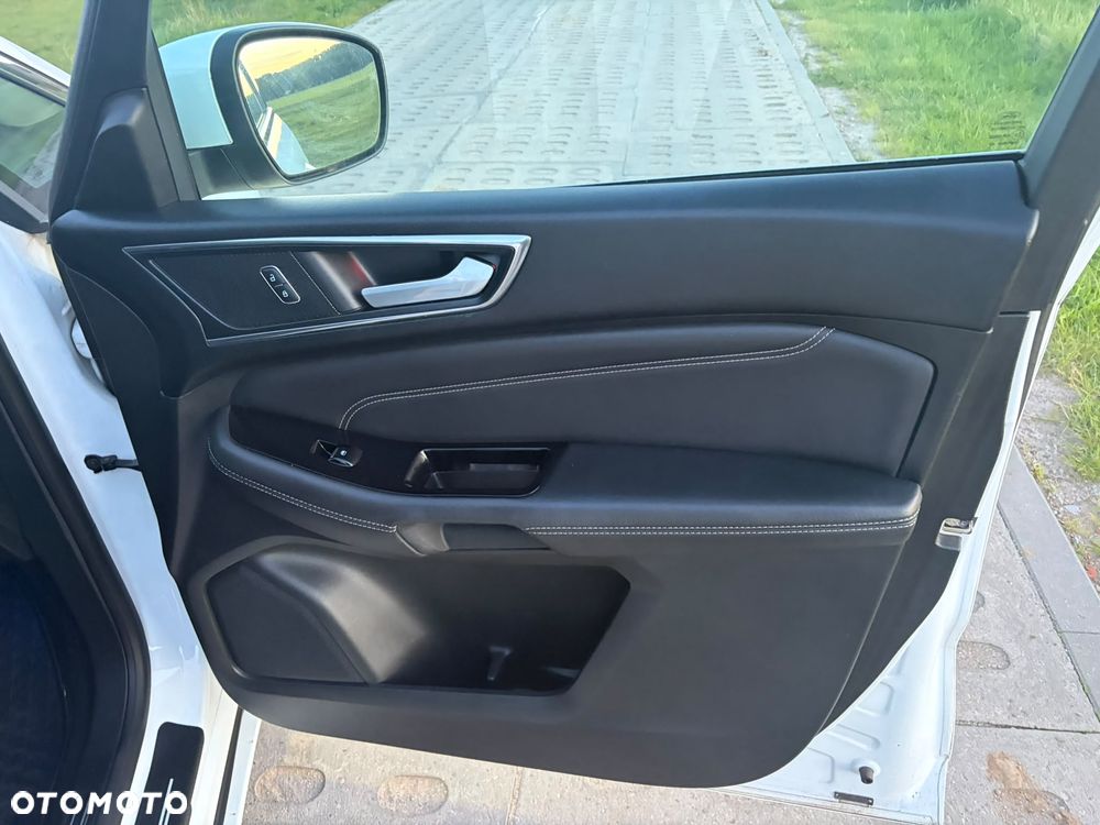 Ford S-Max - 13