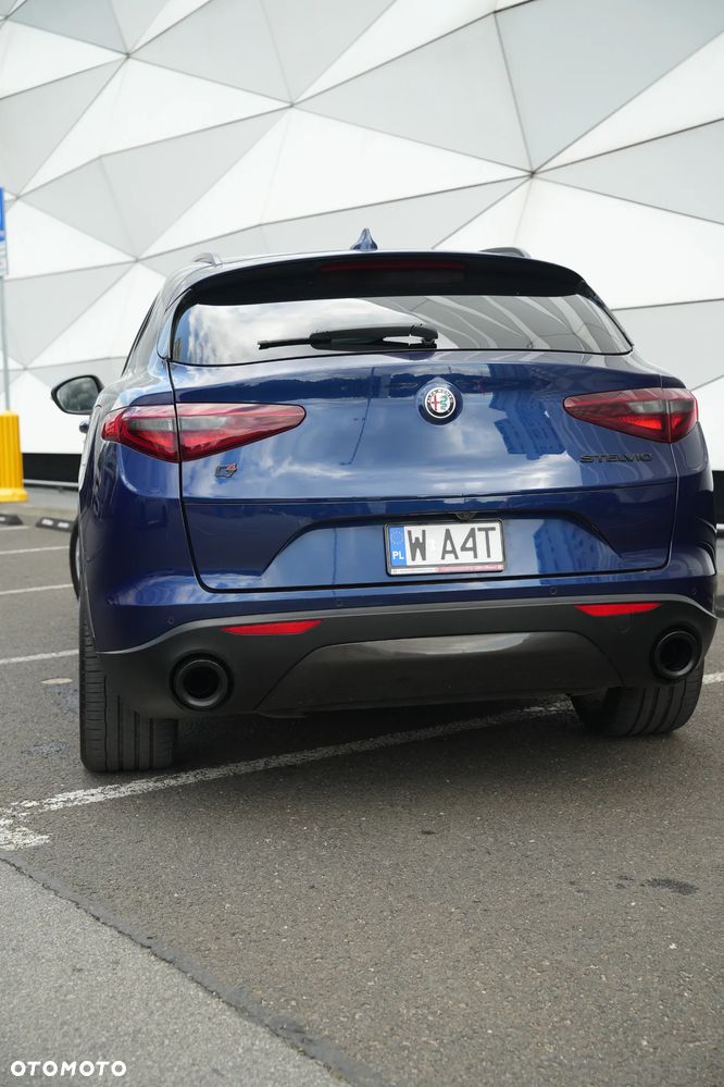 Alfa Romeo Stelvio 2.0 Turbo 16V AT8-Q4 Veloce Ti - 6