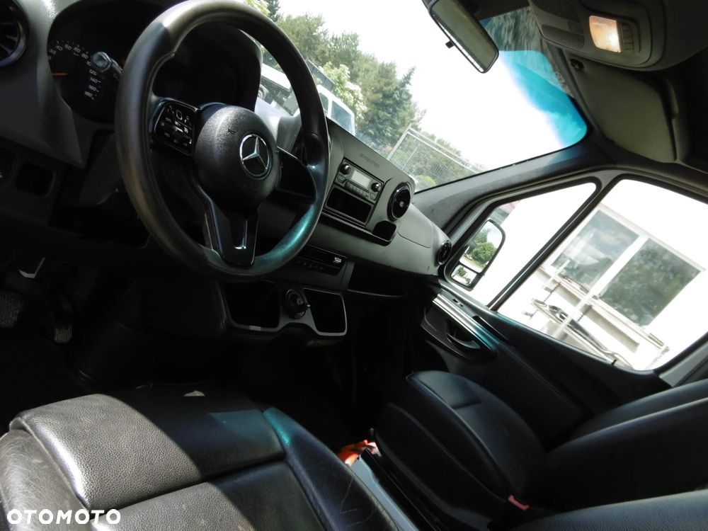 Mercedes-Benz Sprinter - 5