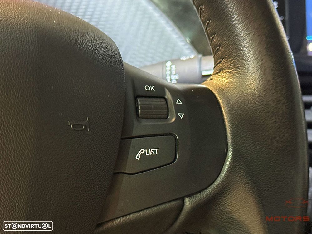 Peugeot 2008 1.2 PureTech Style - 25