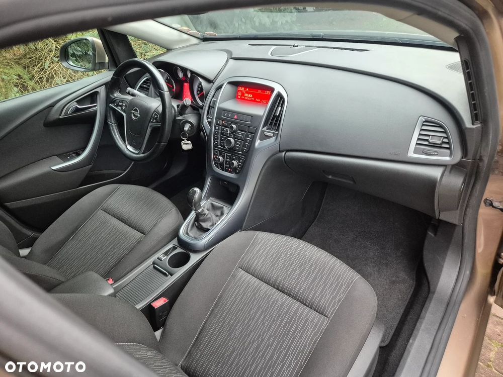 Opel Astra 1.4 Turbo Design Edition - 9