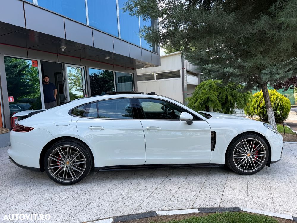 Porsche Panamera 4S Executive - 28